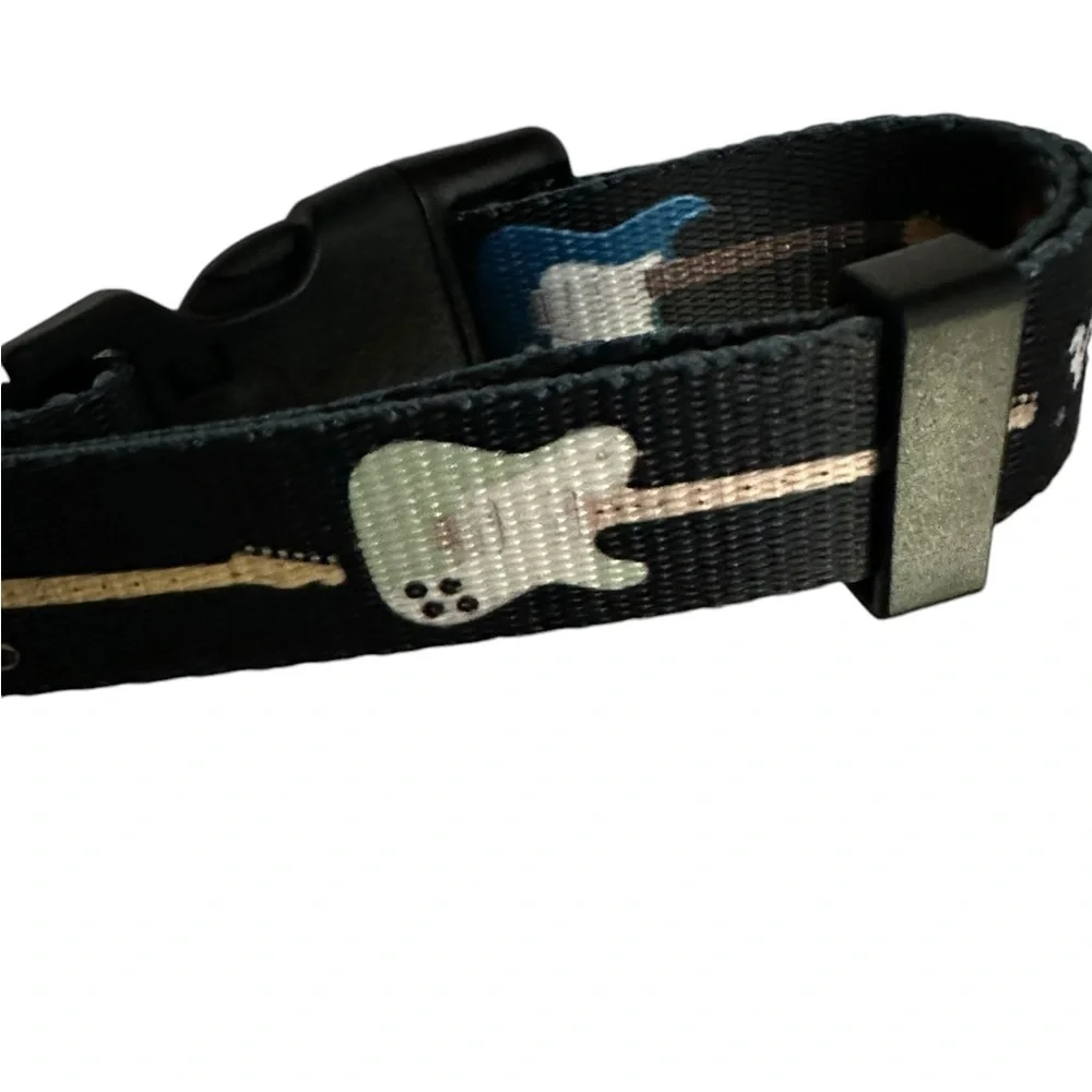 Fender Guitar Adjustable dog collar, Medium, NWT